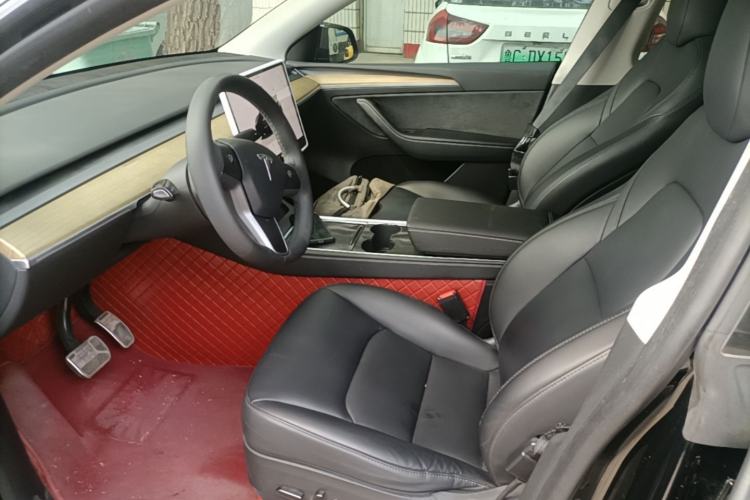 Used Tesla Model Y 2023 Rear-Wheel-Drive Version Left Front Seat