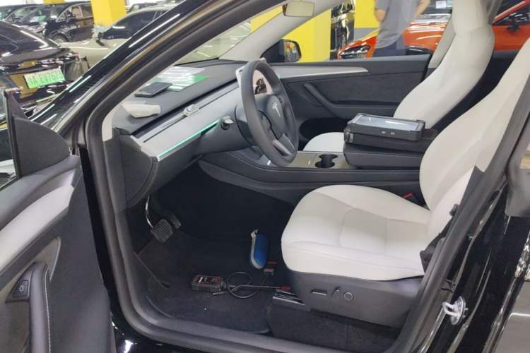 Used Tesla Model Y 2023 Rear-Wheel-Drive Version Left Front Seat