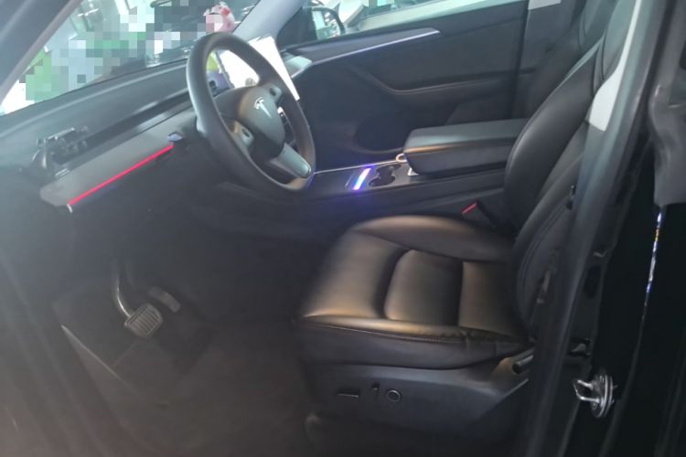 Used Tesla Model Y 2023 Rear-Wheel-Drive Version Left Front Seat