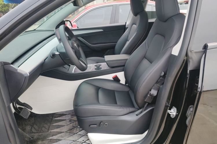 Used Tesla Model Y 2023 Rear-Wheel-Drive Version Left Front Seat