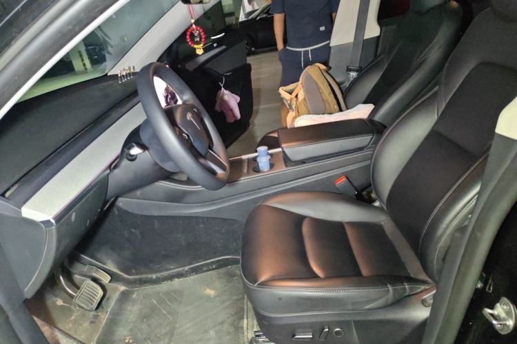 Used Tesla Model Y 2023 Rear-Wheel-Drive Version Left Front Seat