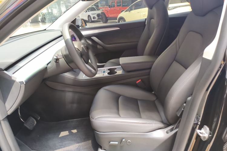 Used Tesla Model Y 2023 Rear-Wheel-Drive Version Left Front Seat