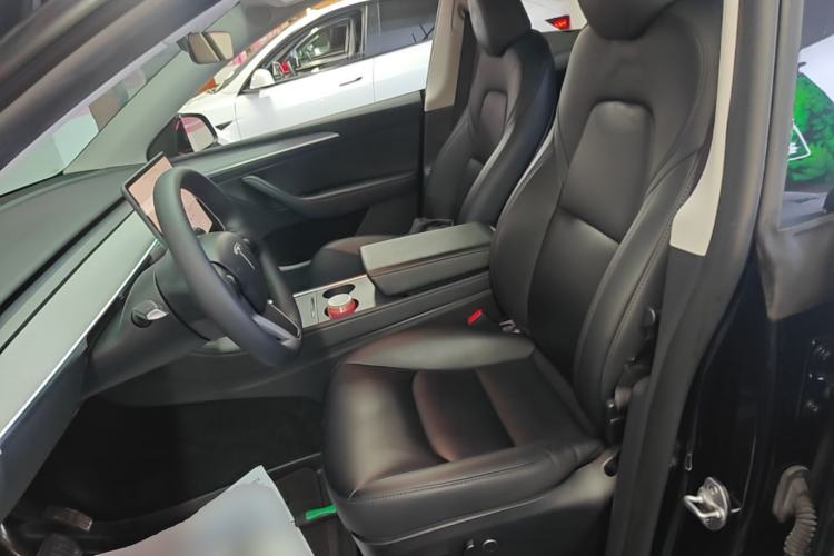 Used Tesla Model Y 2023 Rear-Wheel-Drive Version Left Front Seat