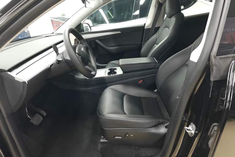 Used Tesla Model Y 2023 Rear-Wheel-Drive Version Left Front Seat