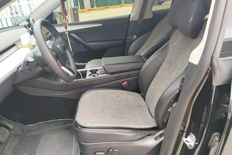 Used Tesla Model Y 2023 Rear-Wheel-Drive Version Left Front Seat