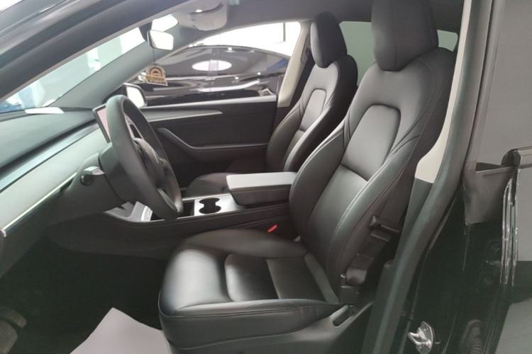 Used Tesla Model Y 2023 Rear-Wheel-Drive Version Left Front Seat