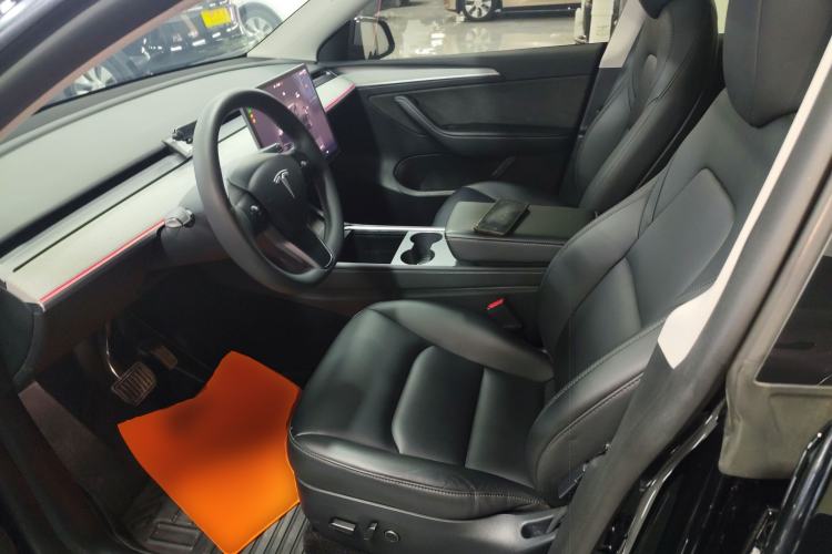 Used Tesla Model Y 2023 Rear-Wheel-Drive Version Left Front Seat