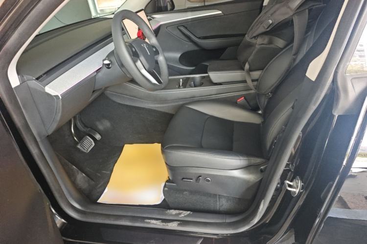 Used Tesla Model Y 2023 Rear-Wheel-Drive Version Left Front Seat