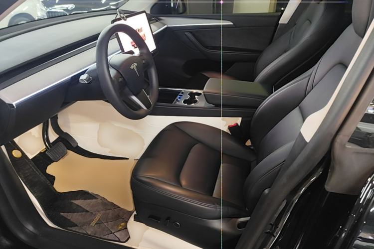 Used Tesla Model Y 2023 Long-Range All-Wheel-Drive Version Left Front Seat