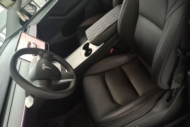 Used Tesla Model Y 2023 Rear-Wheel-Drive Version Left Front Seat