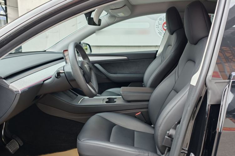 Used Tesla Model Y 2023 Rear-Wheel-Drive Version Left Front Seat