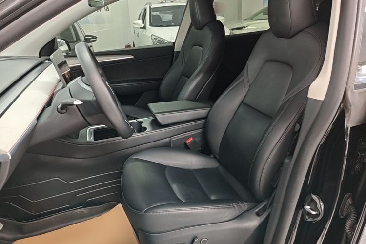 Used Tesla Model Y 2023 Rear-Wheel-Drive Version Left Front Seat