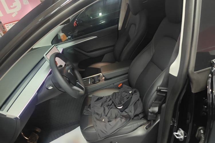 Used Tesla Model Y 2023 Rear-Wheel-Drive Version Left Front Seat