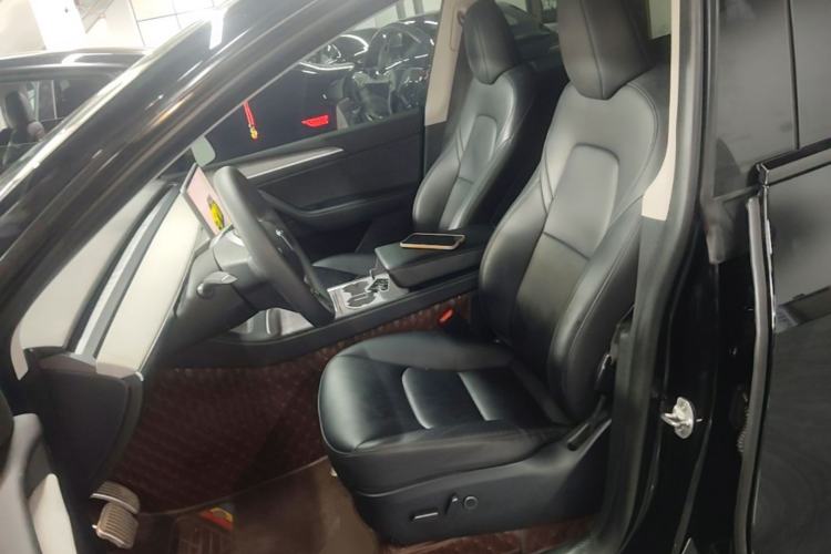 Used Tesla Model Y 2023 Rear-Wheel-Drive Version Left Front Seat