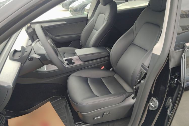 Used Tesla Model Y 2023 Rear-Wheel-Drive Version Left Front Seat