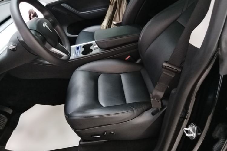 Used Tesla Model Y 2023 Rear-Wheel-Drive Version Left Front Seat