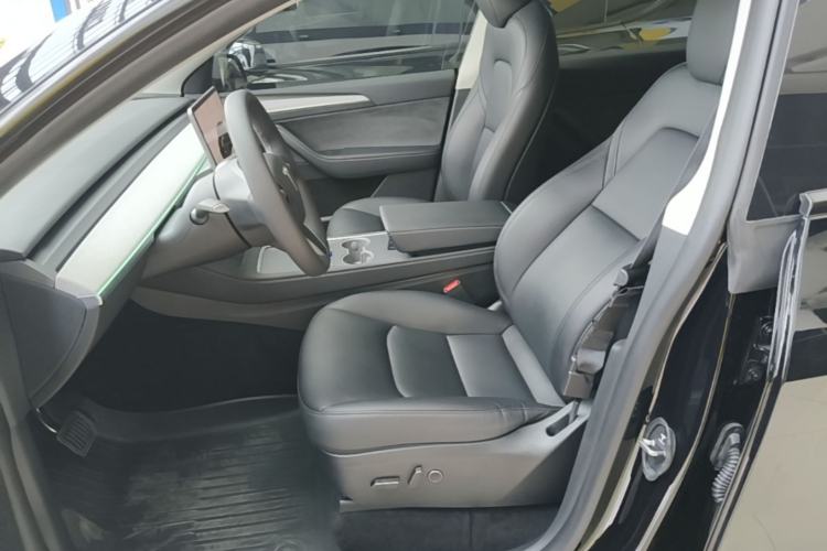 Used Tesla Model Y 2023 Rear-Wheel-Drive Version Left Front Seat