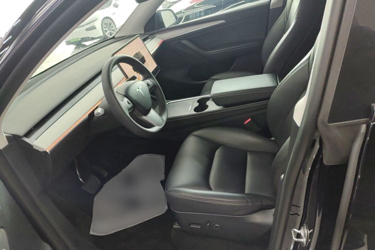Used Tesla Model Y 2023 Rear-Wheel-Drive Version Left Front Seat