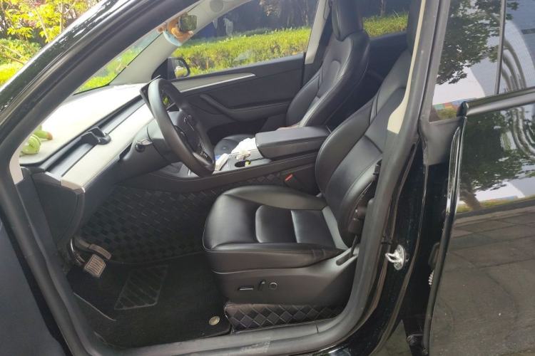 Used Tesla Model Y 2023 Rear-Wheel-Drive Version Left Front Seat