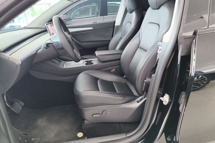 Used Tesla Model Y 2023 Rear-Wheel-Drive Version Left Front Seat