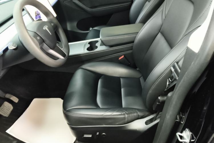Used Tesla Model Y 2023 Rear-Wheel-Drive Version Left Front Seat