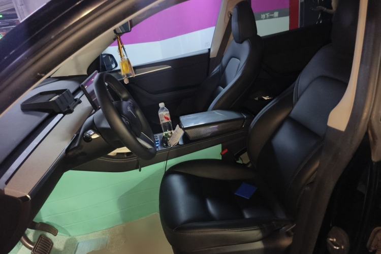 Used Tesla Model Y 2023 Rear-Wheel-Drive Version Left Front Seat