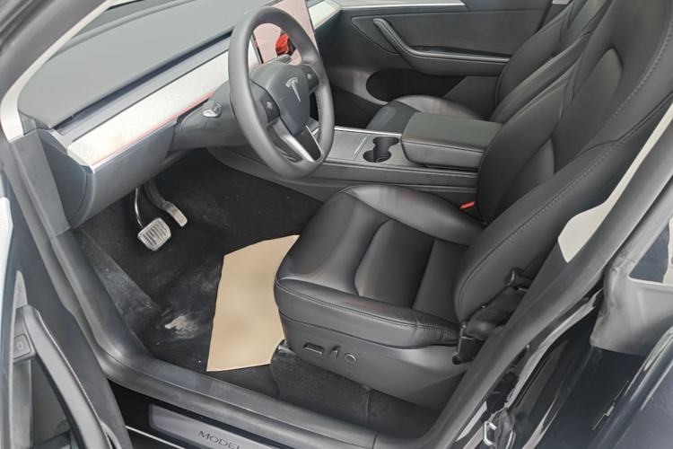 Used Tesla Model Y 2023 Rear-Wheel-Drive Version Left Front Seat