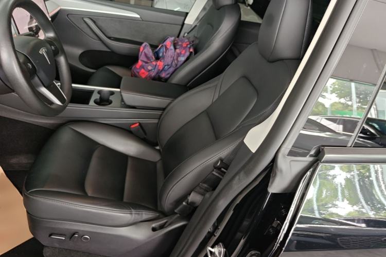 Used Tesla Model Y 2023 Rear-Wheel-Drive Version Left Front Seat