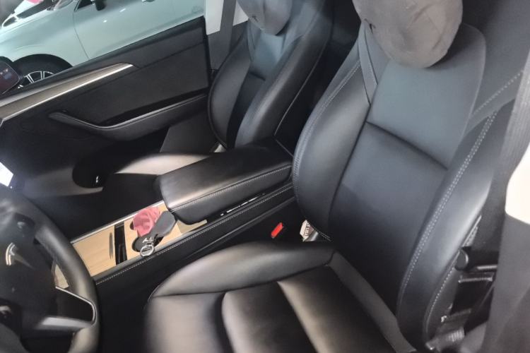 Used Tesla Model Y 2023 Rear-Wheel-Drive Version Left Front Seat
