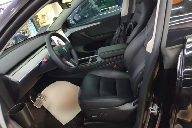 Used Tesla Model Y 2023 Rear-Wheel-Drive Version Left Front Seat