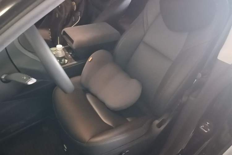 Used Tesla Model Y 2023 Long-Range All-Wheel-Drive Version Left Front Seat
