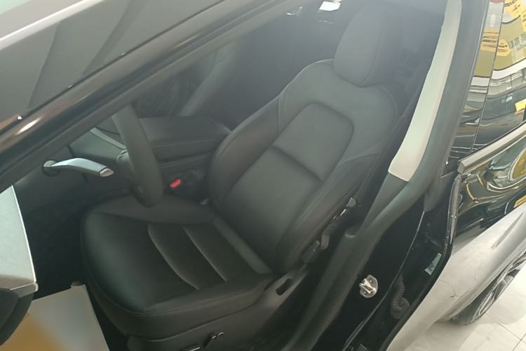 Used Tesla Model Y 2023 Rear-Wheel-Drive Version Left Front Seat