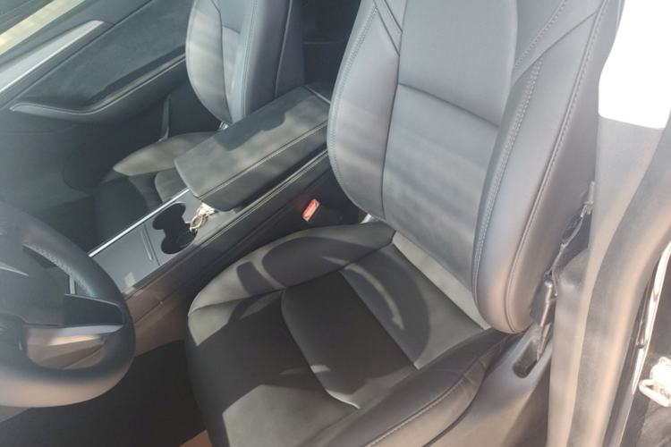 Used Tesla Model Y 2023 Rear-Wheel-Drive Version Left Front Seat