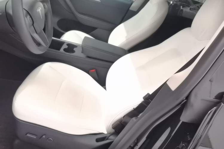 Used Tesla Model Y 2023 Rear-Wheel-Drive Version Left Front Seat