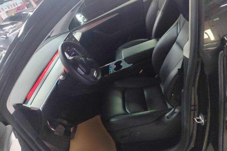 Used Tesla Model Y 2023 Rear-Wheel-Drive Version Left Front Seat