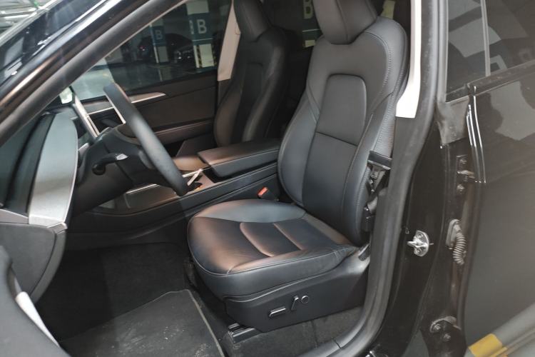 Used Tesla Model Y 2023 Rear-Wheel-Drive Version Left Front Seat