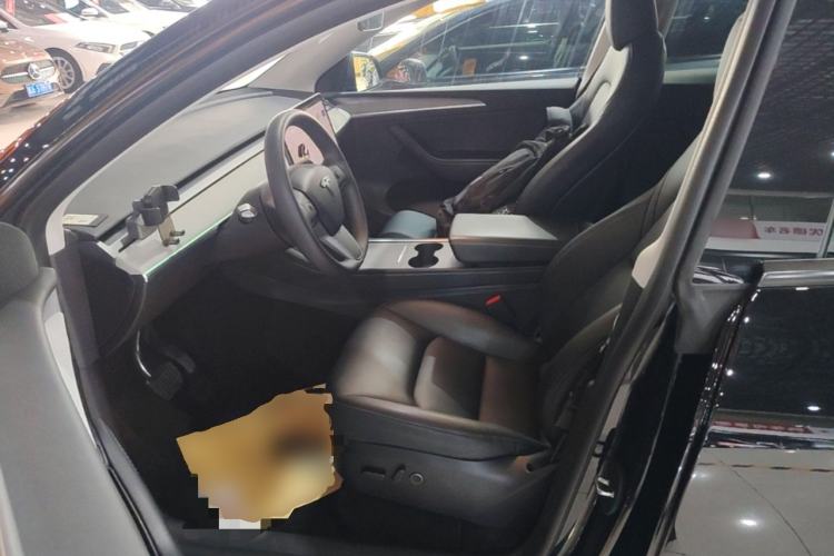 Used Tesla Model Y 2023 Rear-Wheel-Drive Version Left Front Seat