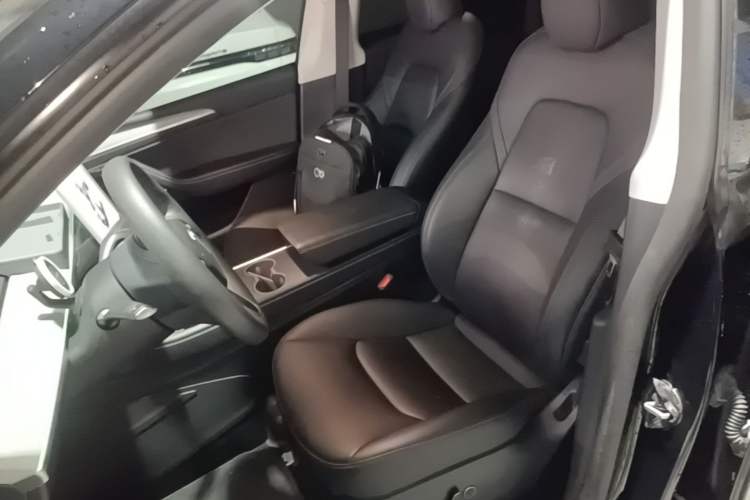 Used Tesla Model Y 2023 Rear-Wheel-Drive Version Left Front Seat