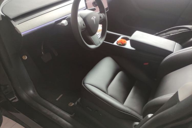 Used Tesla Model Y 2023 Rear-Wheel-Drive Version Left Front Seat