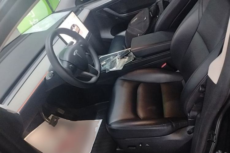 Used Tesla Model Y 2023 Rear-Wheel-Drive Version Left Front Seat
