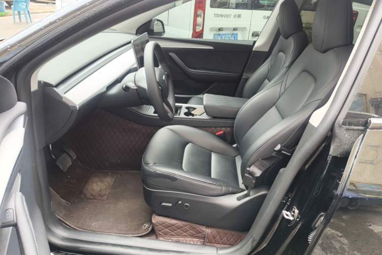 Used Tesla Model Y 2023 Rear-Wheel-Drive Version Left Front Seat