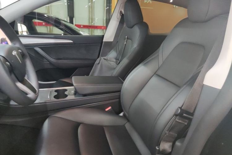 Used Tesla Model Y 2023 Rear-Wheel-Drive Version Left Front Seat