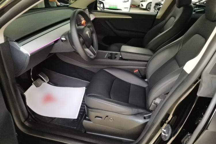 Used Tesla Model Y 2023 Rear-Wheel-Drive Version Left Front Seat