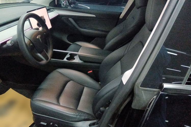 Used Tesla Model Y 2023 Rear-Wheel-Drive Version Left Front Seat