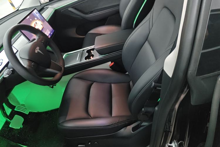 Used Tesla Model Y 2023 High-Performance All-Wheel-Drive Version Left Front Seat