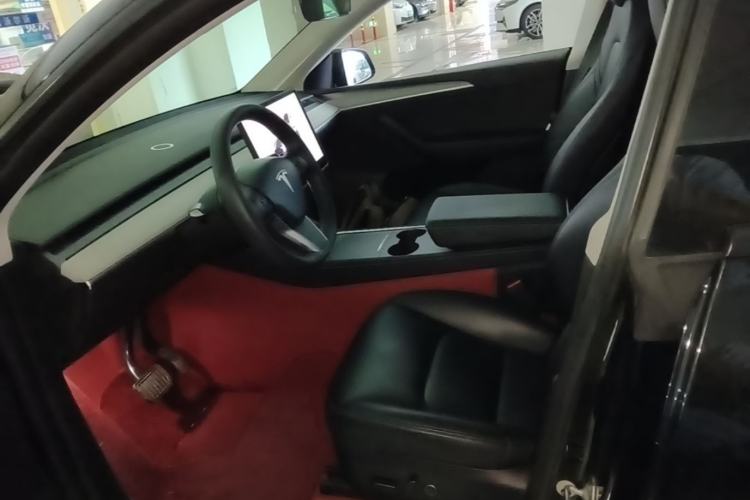 Used Tesla Model Y 2023 Rear-Wheel-Drive Version Left Front Seat
