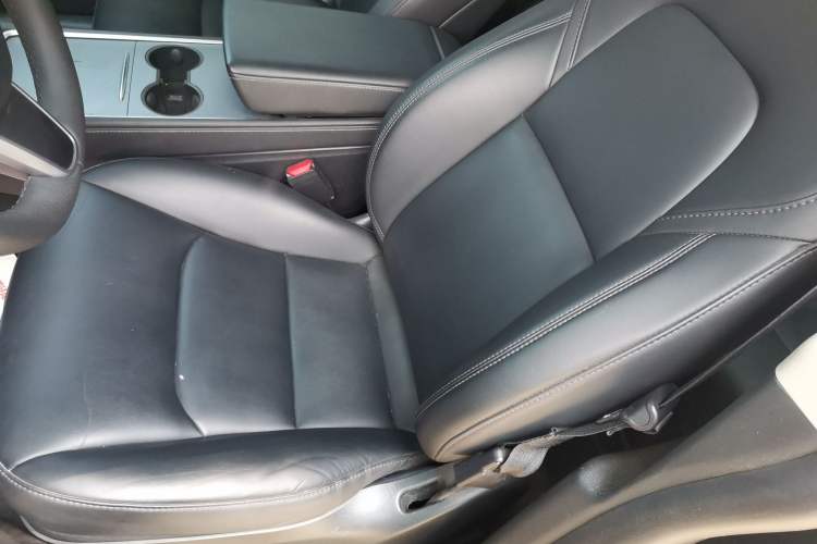Used Tesla Model Y 2023 Rear-Wheel-Drive Version Left Front Seat