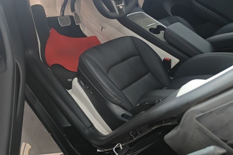 Used Tesla Model Y 2023 Rear-Wheel-Drive Version Left Front Seat