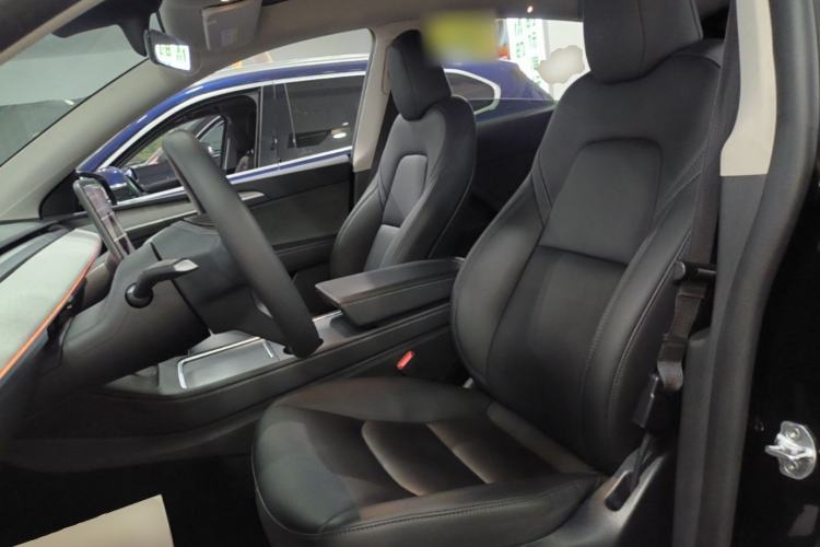 Used Tesla Model Y 2023 Long-Range All-Wheel-Drive Version Left Front Seat
