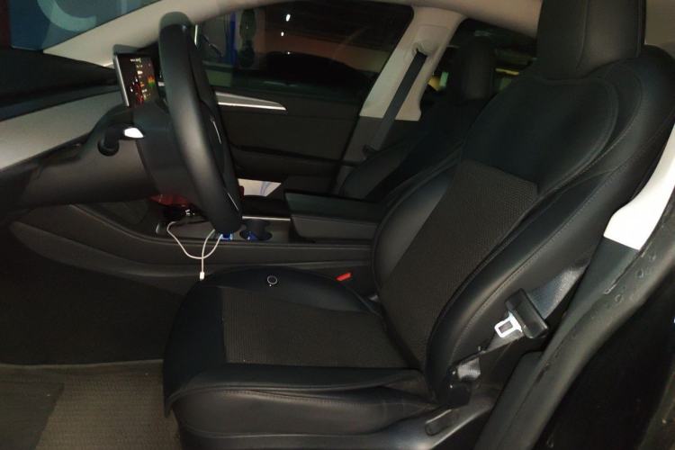 Used Tesla Model Y 2023 Rear-Wheel-Drive Version Left Front Seat